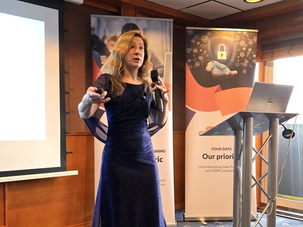 Fiona_speaker-jpg-1-1