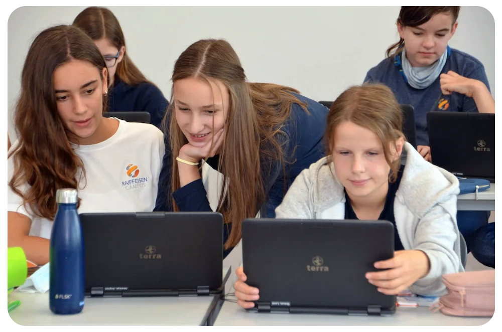 de-school-students